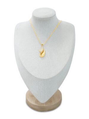 Golden Teardrop Elegance Necklace