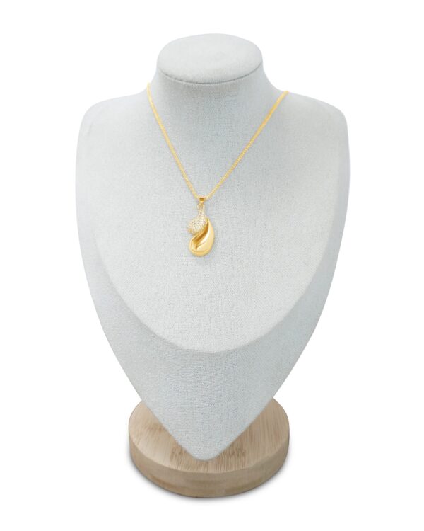 Golden Teardrop Elegance Necklace