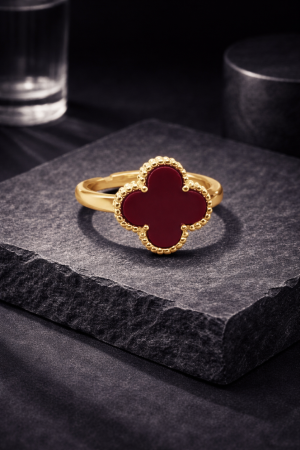 Clover Ring
